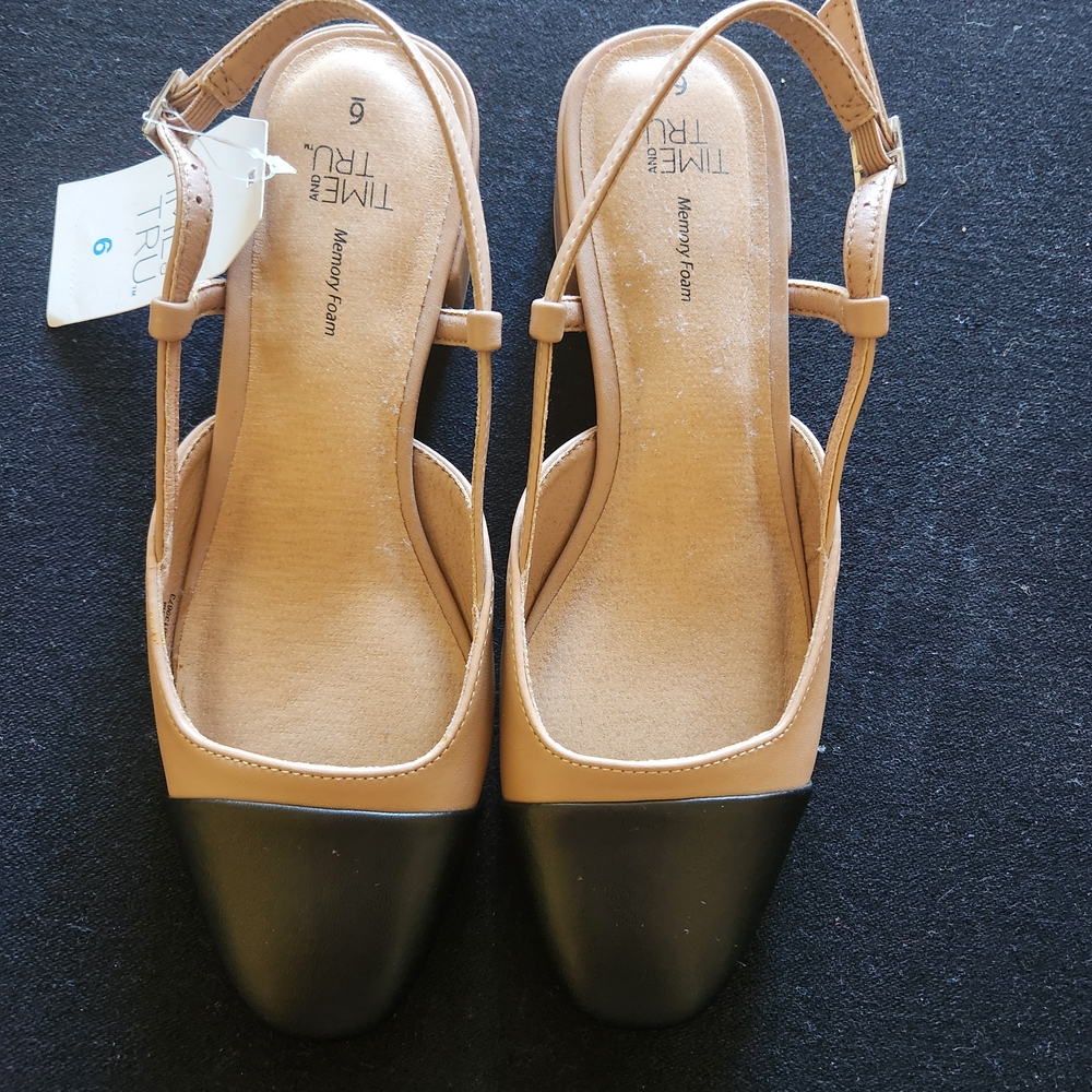 Time and Tru Women's Tan and Black Slingback Flats